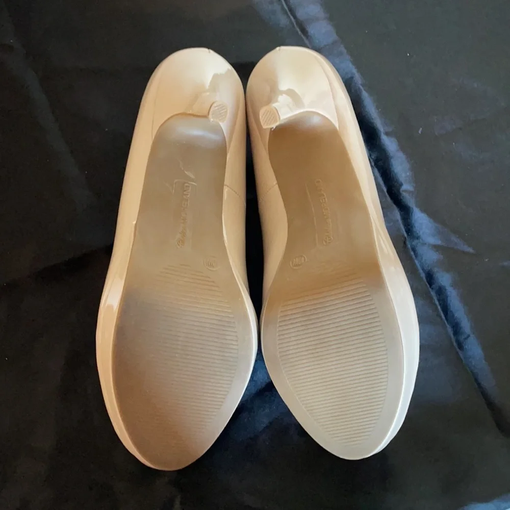 Nude heels (approx 2 inch), 10W - Picture 5 of 5